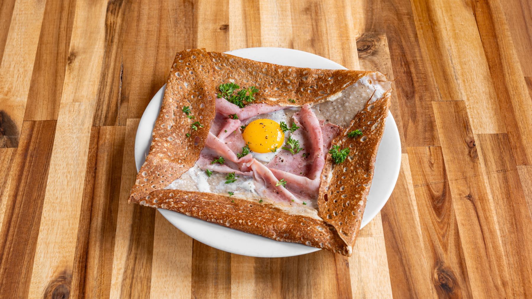 Galette jambon, œuf, fromage
